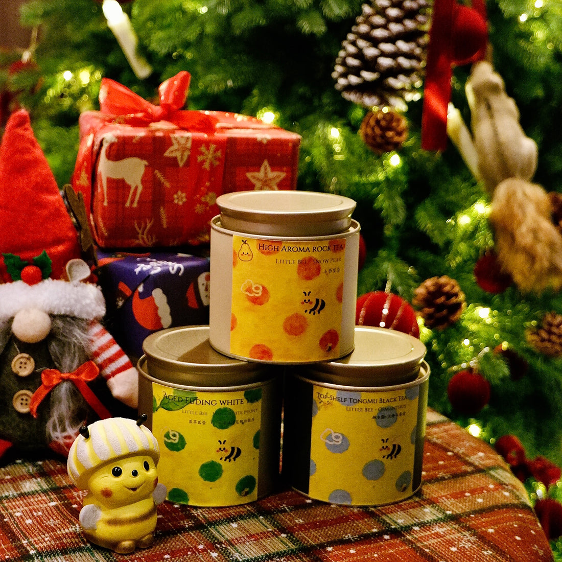 Little Bee 🐝’s Christmas gift pack— including white tea, black tea & rock tea, plus a cute bee tea pet! 🎄🍵